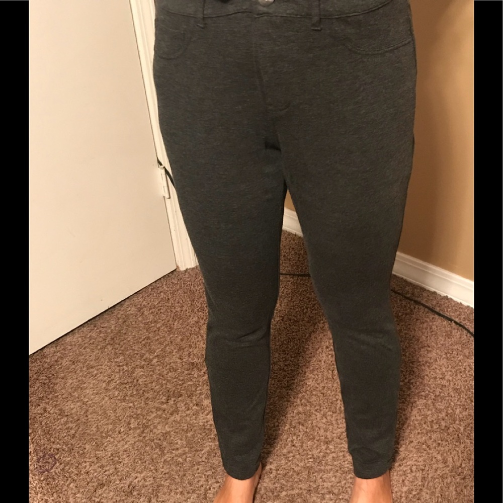 Stretchy gray legging/pant